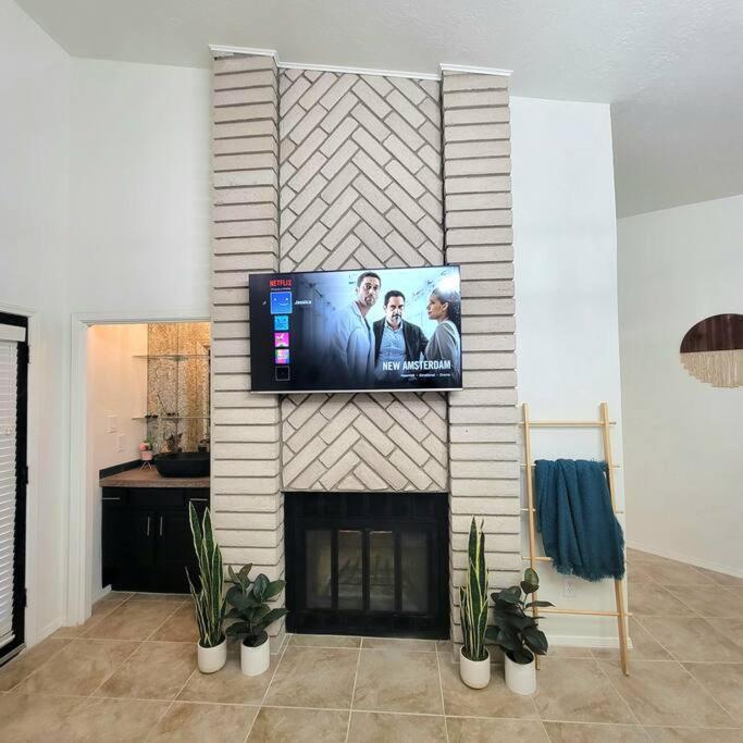 The Ritz Spa Sanctuary Hot Tub/Patio/Fam/Pet Las Cruces Exterior photo